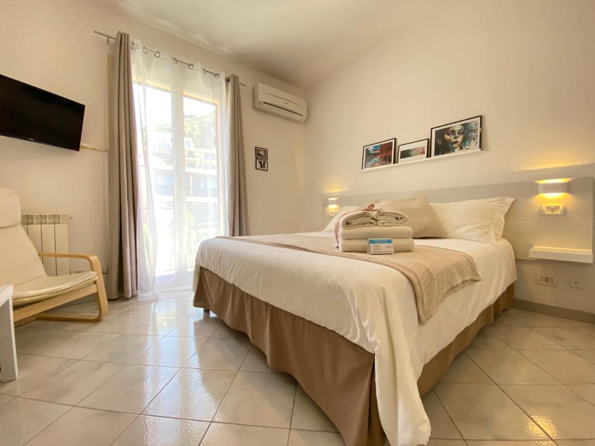 Ma&Mi Guest House تْشيفالو الغرفة الصورة