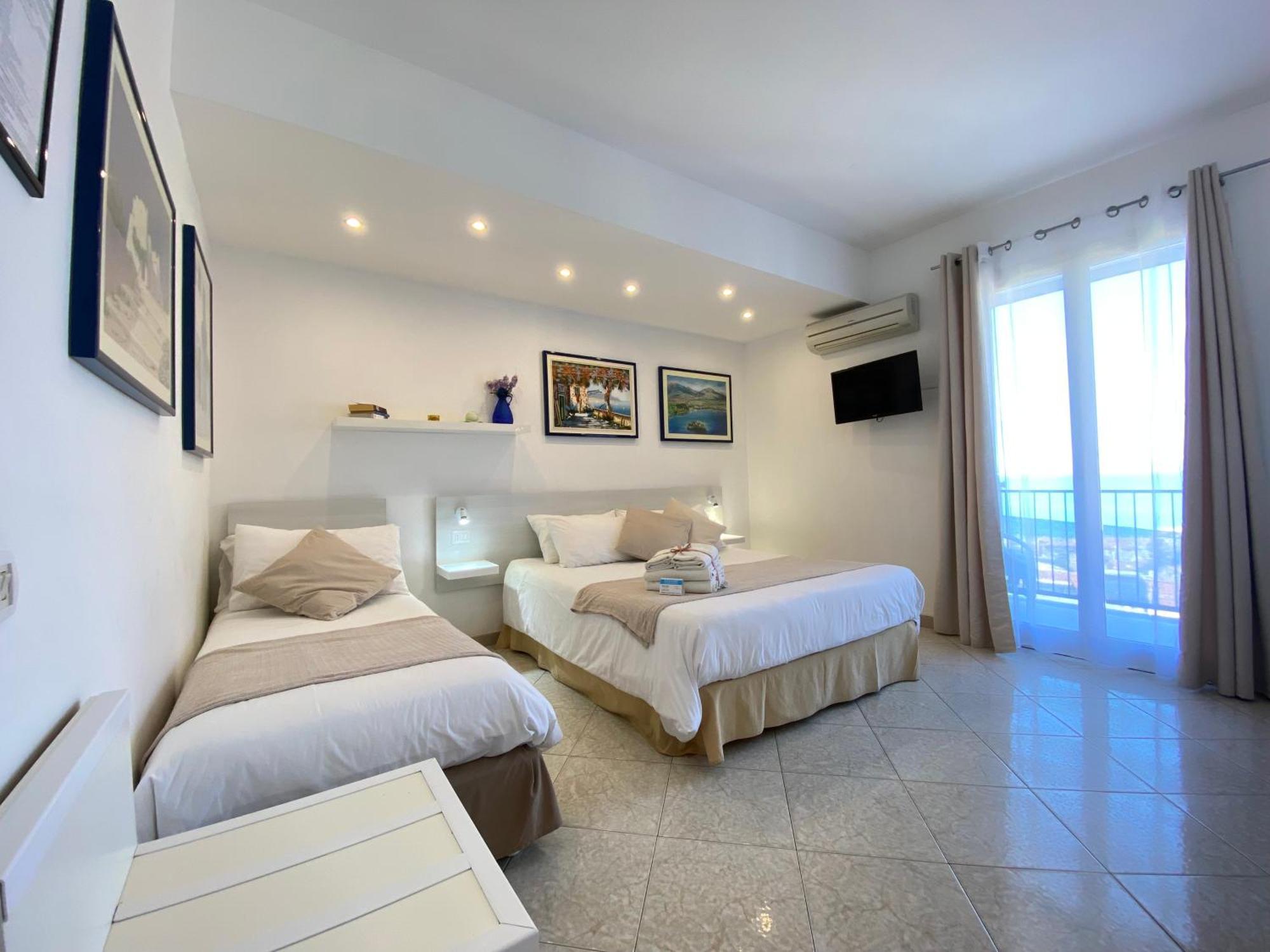 Ma&Mi Guest House تْشيفالو الغرفة الصورة