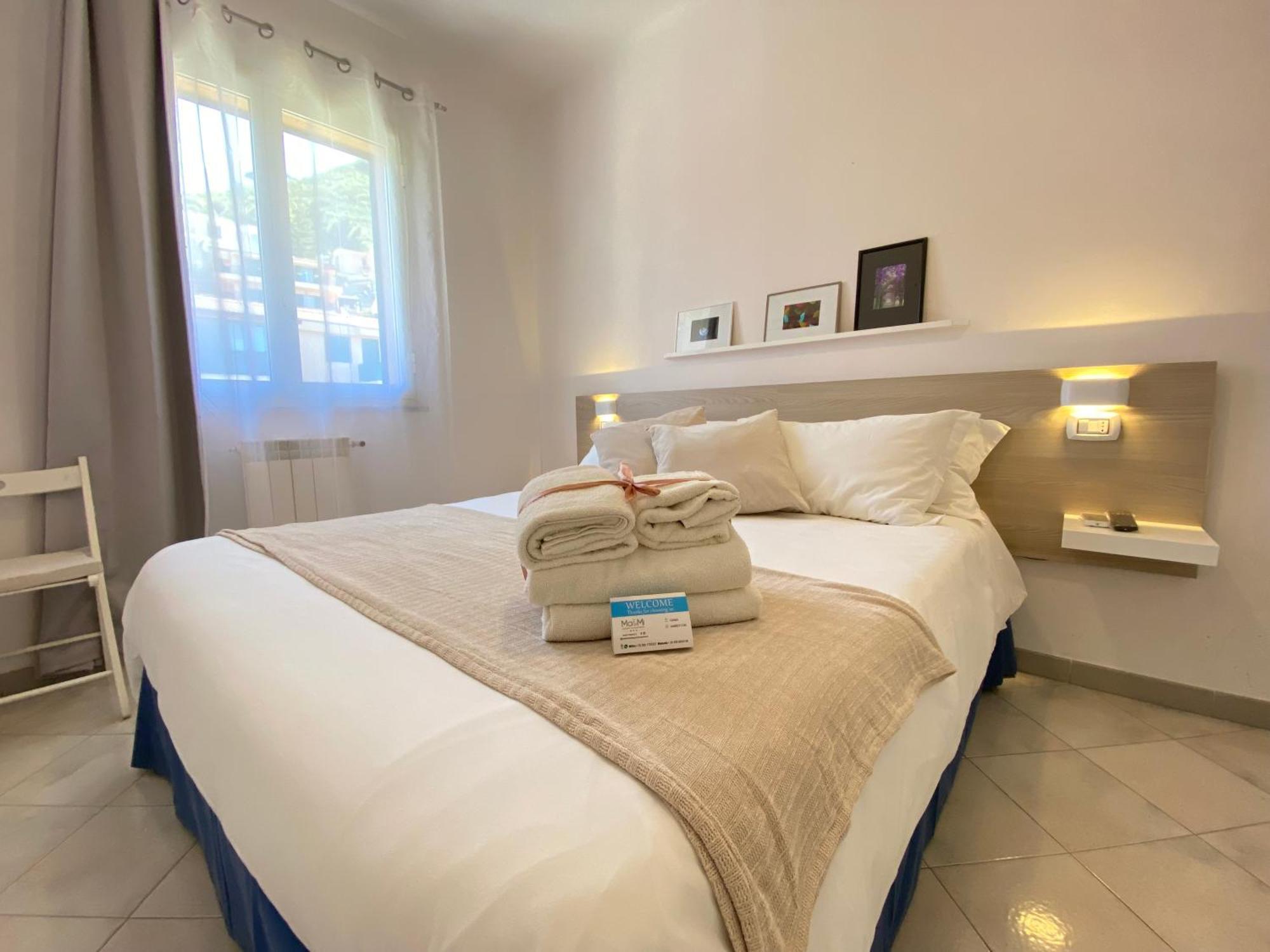 Ma&Mi Guest House تْشيفالو الغرفة الصورة