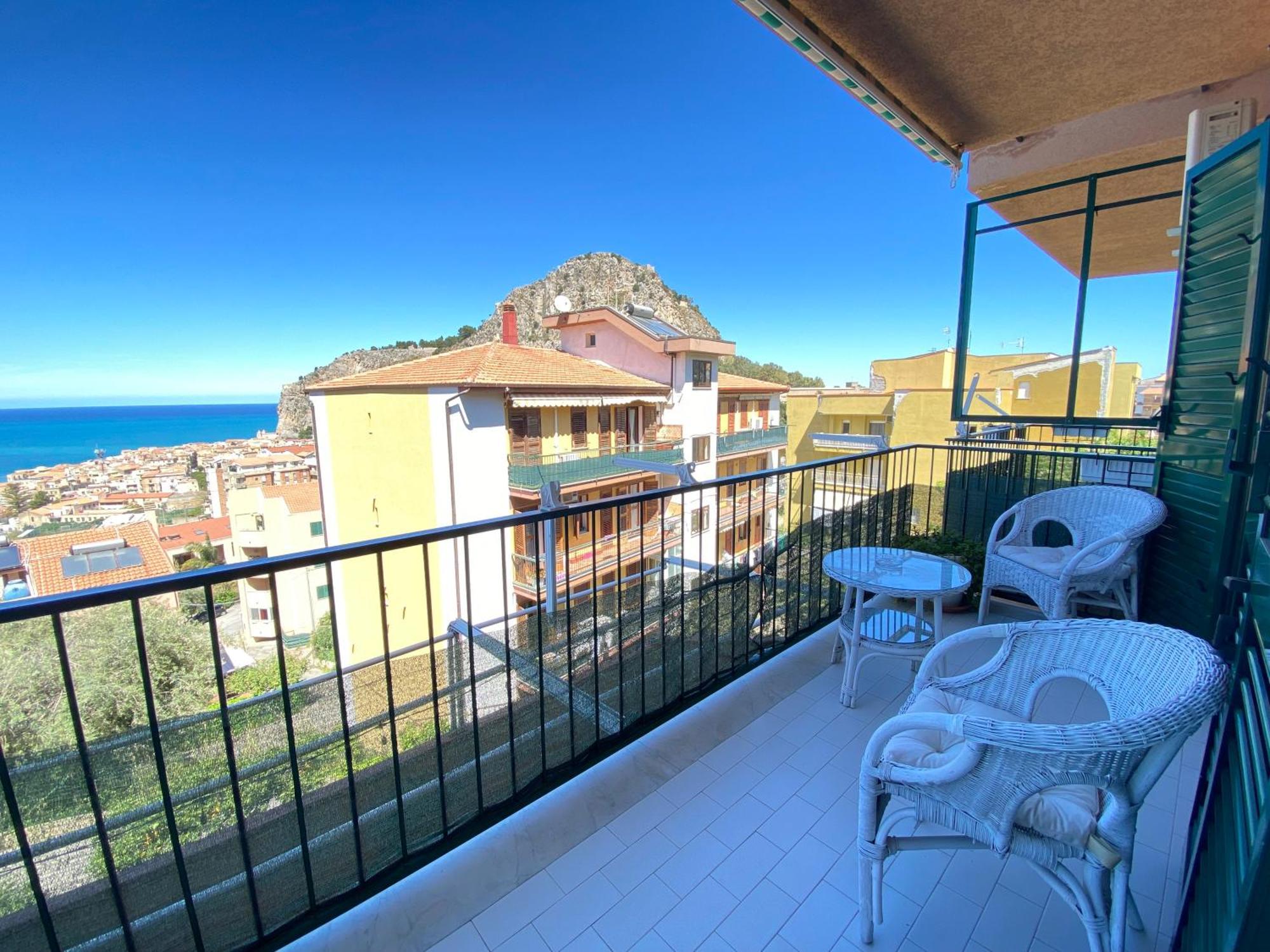 Ma&Mi Guest House تْشيفالو الغرفة الصورة