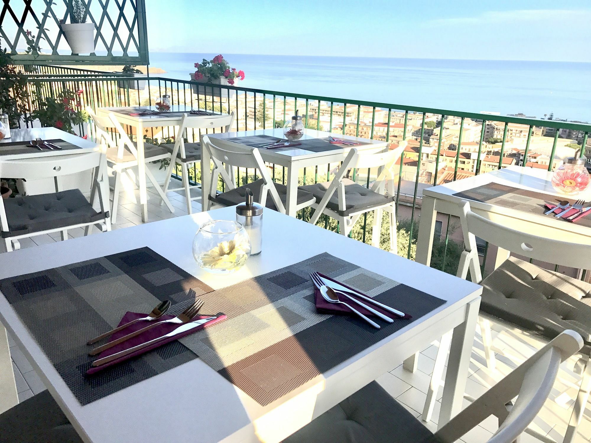 Ma&Mi Guest House تْشيفالو المظهر الخارجي الصورة
